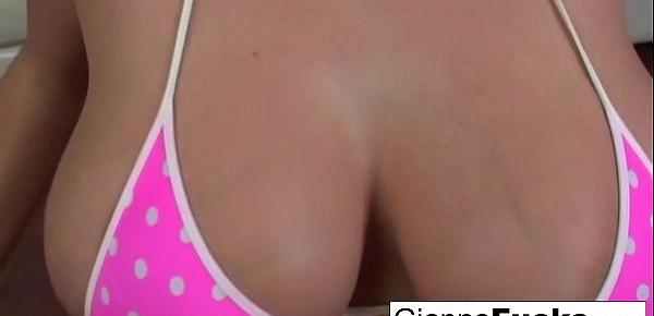  Bikini babe Gianna Michaels wants his load on her big tits